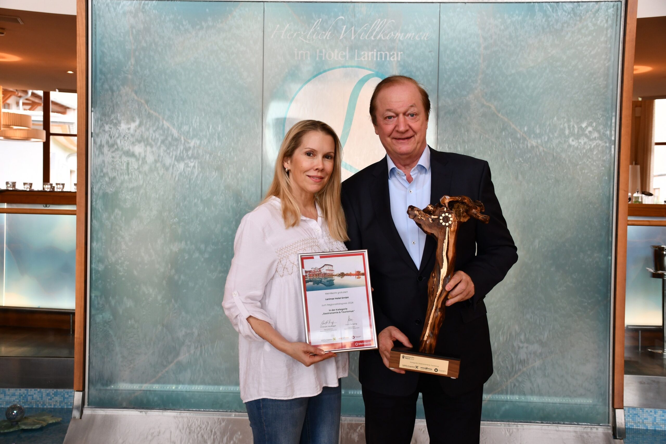 Johann Haberl und Daniela Lakosche mit der Auszeichnung Regionalitätspreis 2024